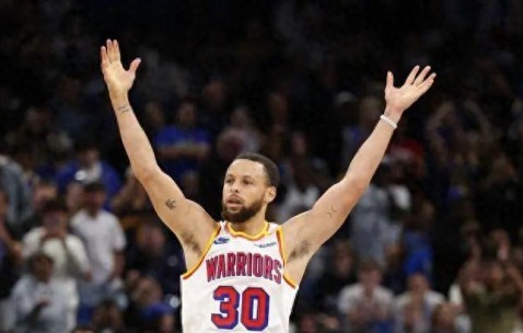 开云-巴特勒回归赛场，赛事规则更新首场状态亮眼，TL观众沸腾！的简单介绍